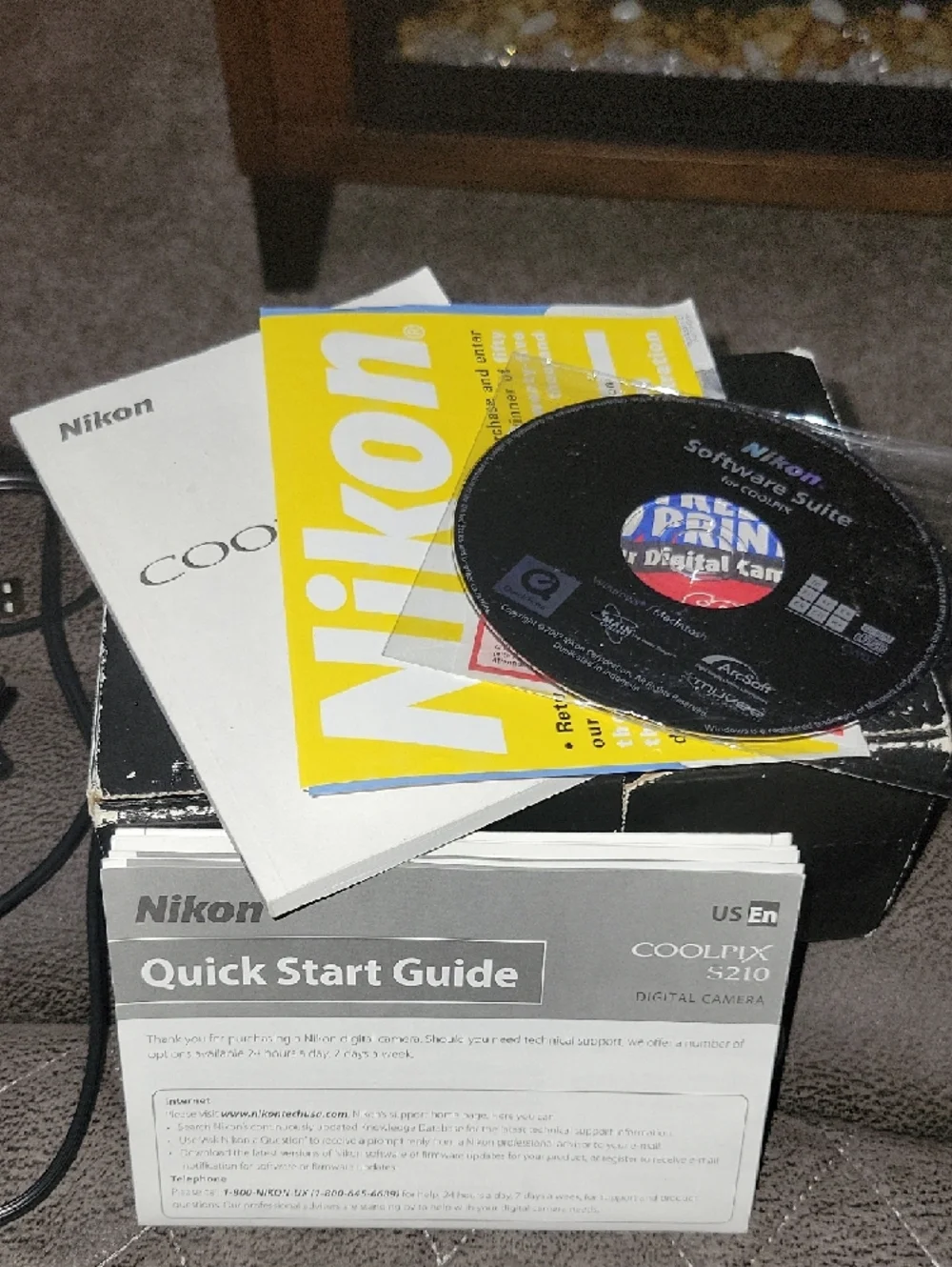 Nikon COOLPIX S210 Compact Digital Camera - Silver